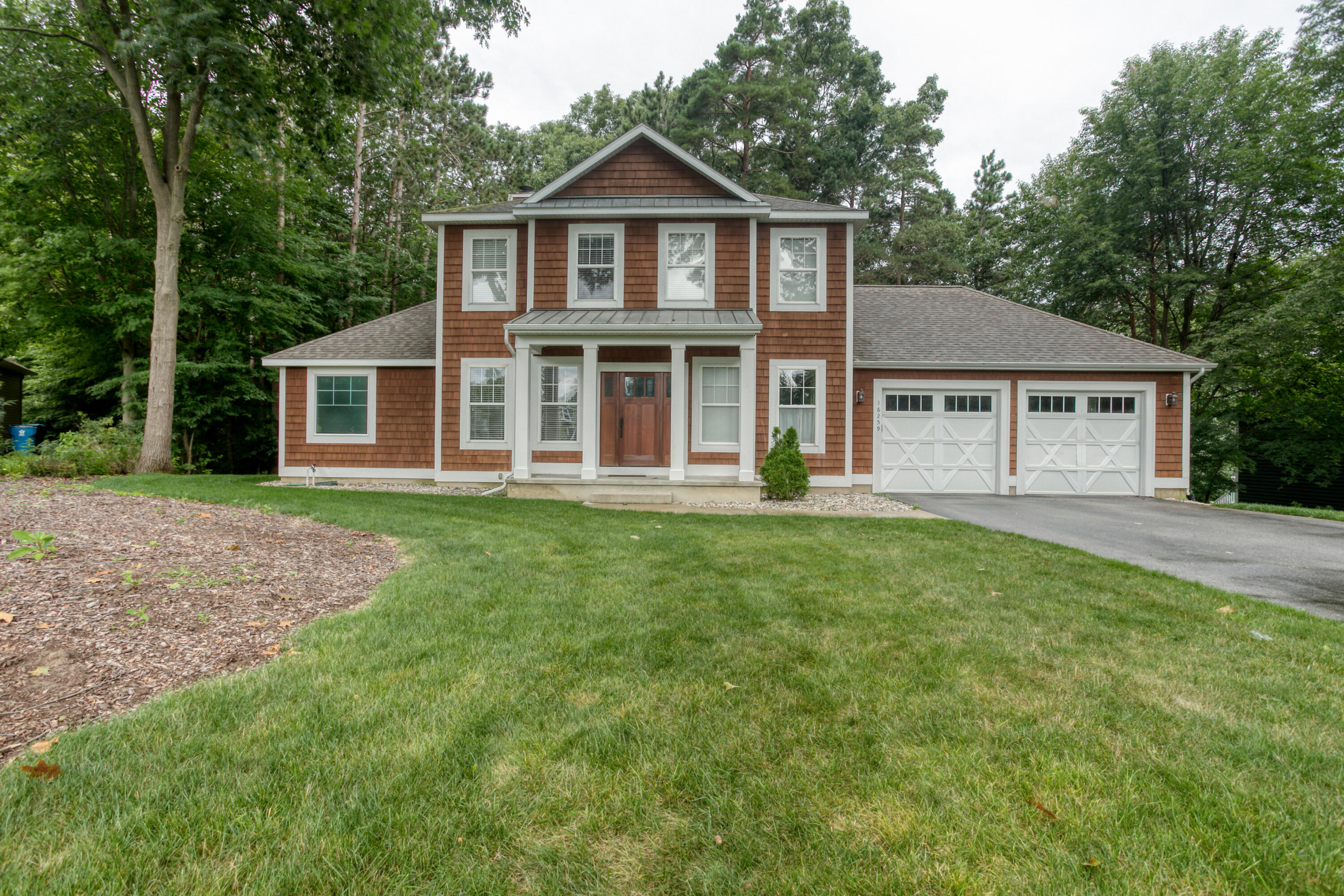 Grand Point Ct, Grand Haven, MI 49417