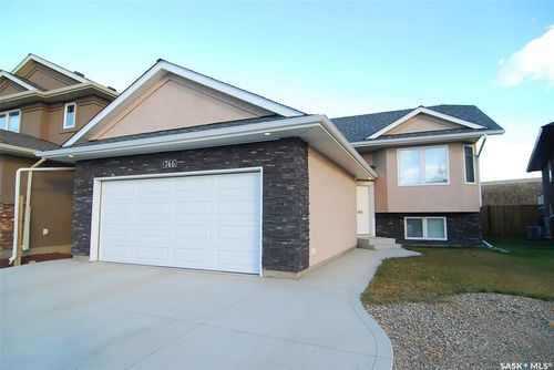 746 Sutter Cres, Saskatoon, SK, S7T0R4 | Card Image