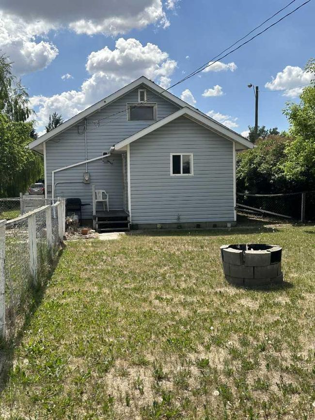 202 3 Avenue E, Home with 2 bedrooms, 1 bathrooms and 4 parking in Hanna AB | Image 7