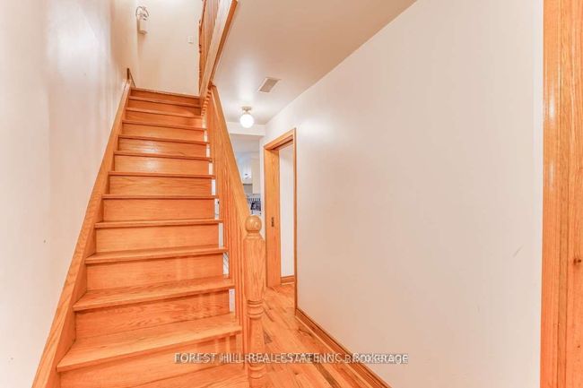 MAIN - 264 Beech Ave, Home with 2 bedrooms, 2 bathrooms and null parking in Toronto ON | Image 12