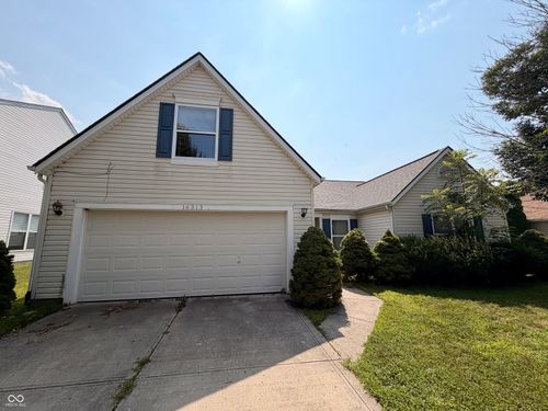 16313 Clarks Hill Way, Westfield, IN, 46074-8269 | Card Image