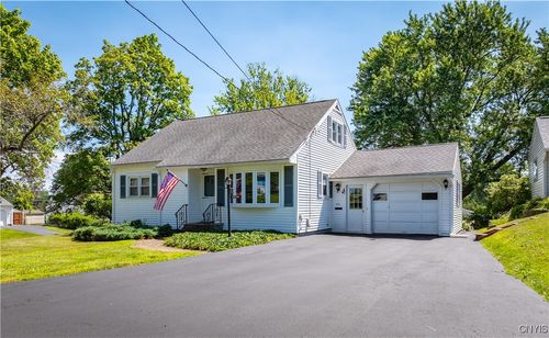 401 Pinewood Dr, Utica, NY, 13502-1313 | Card Image