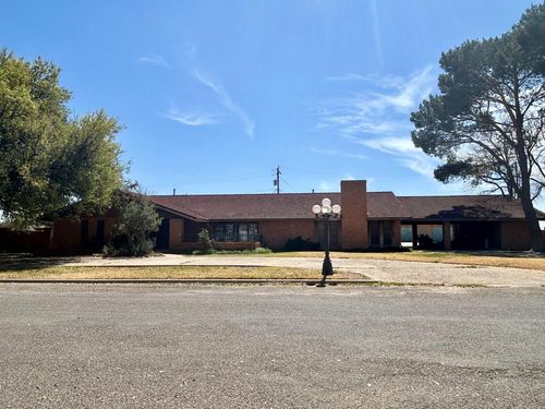 2011 W 6th St, Fort Stockton, TX, 79735-4706 | Card Image