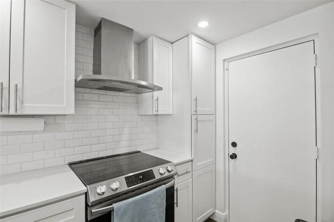 APT-201 - 2310 S Cypress Bend Dr, Condo with 2 bedrooms, 2 bathrooms and null parking in Pompano Beach FL | Image 7