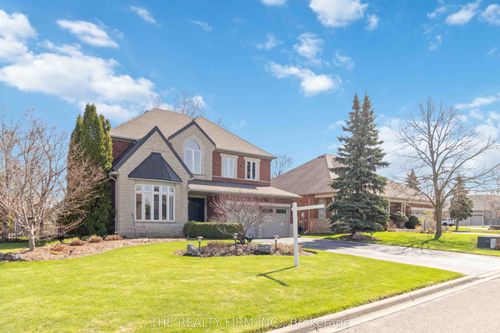 3 Cliffcrest Crt, Caledon, ON, L7C1C1 | Card Image