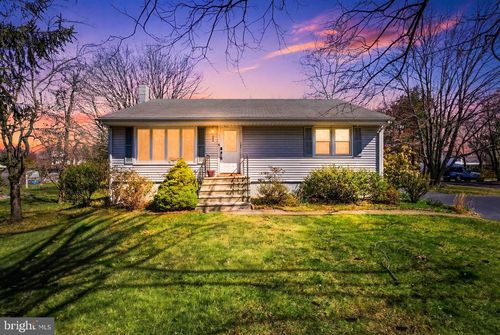 260 Dutch Neck Rd, East Windsor, NJ, 08520-2500 | Card Image