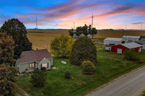 1495 Hickory Ave, New Sharon, IA, 50207-8164 | Card Image