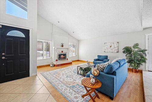 6801 Olive Tree Way, Citrus Heights, CA, 95610-4617 | Card Image