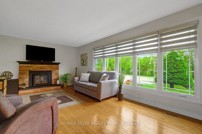 5041 Thunder Rd, House other with 4 bedrooms, 2 bathrooms and 5 parking in Carlsbad Springs ON | Image 5