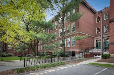 102 - 48 Forest St, Condo with 1 bedrooms, 1 bathrooms and 1 parking in Medford MA | Image 1