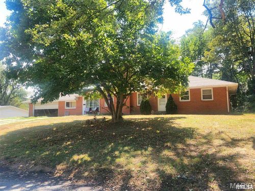 384 E Belleville St, Nashville, IL, 62263-1879 | Card Image