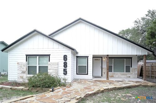 685 Ridgerock Dr, Canyon Lake, TX, 78133-5622 | Card Image