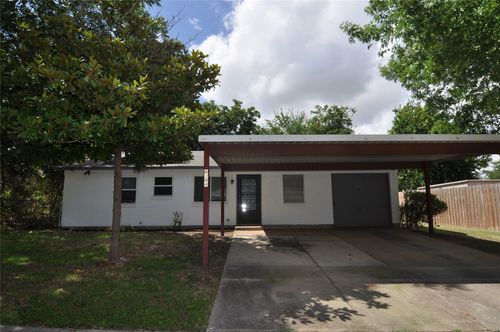 6304 Dream Ln, Watauga, TX, 76148-3307 | Card Image