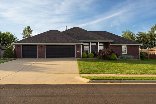 704 Hankins Ave, Lowell, AR, 72745-8971 | Card Image