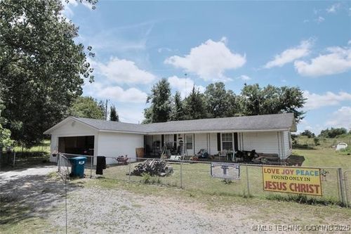 638 W Main St, Caney, OK, 74533-3418 | Card Image
