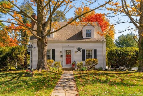 164 W Neck Rd, Huntington, NY, 11743-2438 | Card Image