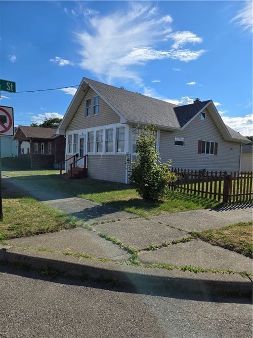 253 Elmwood Ave, Elmira Hts, NY, 14903-1315 | Card Image