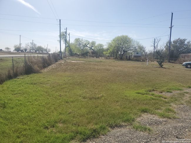 3135 E Fm 476, House other with 3 bedrooms, 2 bathrooms and null parking in Poteet TX | Image 5