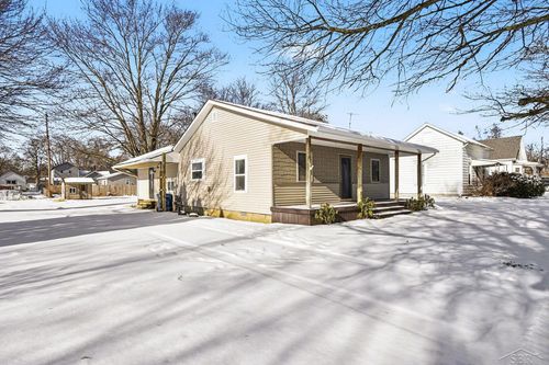 122 S East St, Vassar, MI, 48768-1725 | Card Image