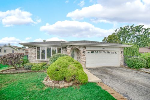 16424 Maplewood Ct, Tinley Park, IL, 60477-1632 | Card Image