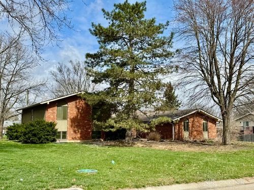 811 Lyncreek Dr, Centerville, OH, 45458-2120 | Card Image