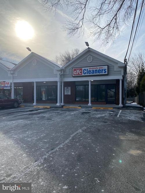 139 Old Cranbury Rd, East Windsor, NJ, 08520-2703 | Card Image