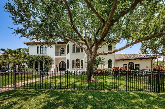 147 Bay Point Dr Ne, House other with 4 bedrooms, 4 bathrooms and null parking in St Petersburg FL | Image 4