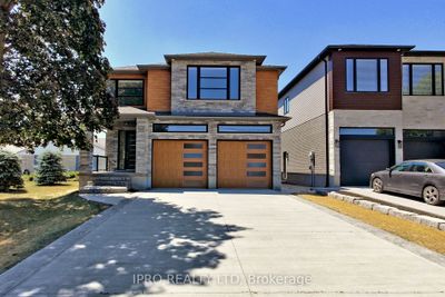 223 Woolwich St, House other with 4 bedrooms, 4 bathrooms and 6 parking in Waterloo ON | Image 1