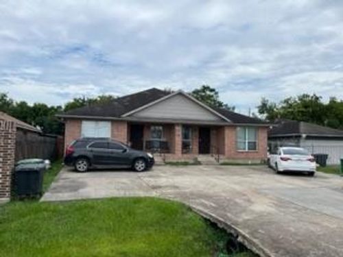 a-10133 Teneha Dr, Houston, TX, 77033-4225 | Card Image