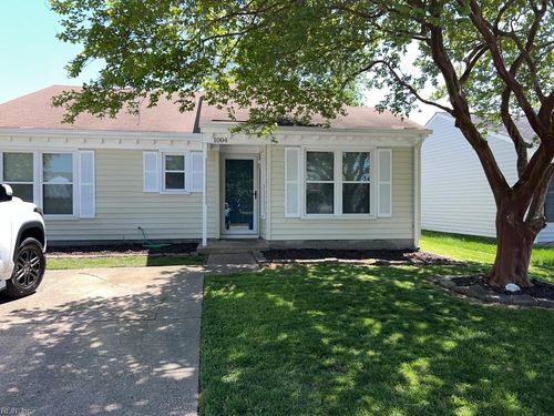 1004 Culver Ln, Virginia Beach, VA, 23454-7200 | Card Image