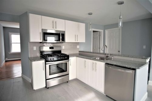 apt-2-211 Jefferson Ave, Salem, MA, 01970-3090 | Card Image