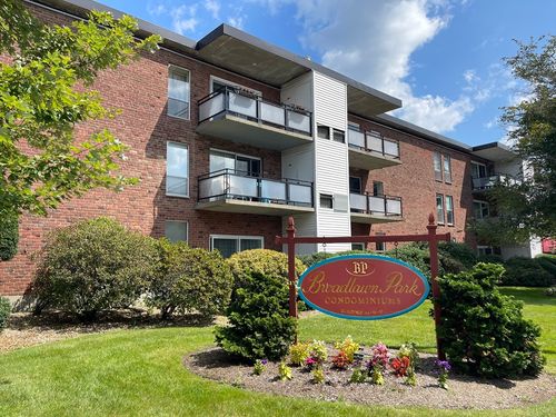 apt-18a-44 Broadlawn Park, Chestnut Hill, MA, 02467-3506 | Card Image