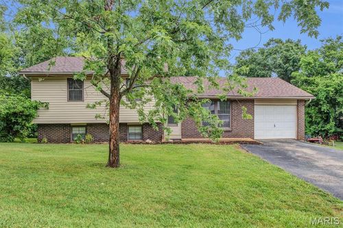156 Ron De Le Dr, Arnold, MO, 63010-4110 | Card Image