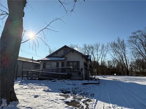 223 Churchill Hubbard Rd, Youngstown, OH, 44505-1324 | Card Image