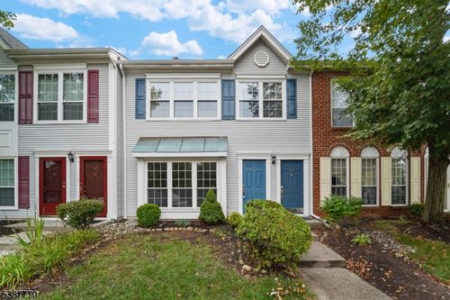 21 Gregory Ln, Franklin Park, NJ, 08823-1672 | Card Image