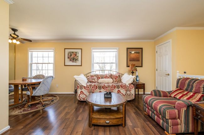 Light-filled open layout | Image 7