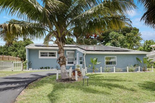 9277 Bloomfield Dr, Palm Beach Gardens, FL, 33410-5933 | Card Image