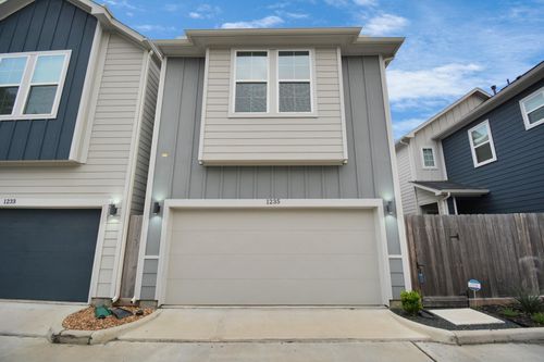 1235 W Tidwell Rd, Houston, TX, 77091-5543 | Card Image