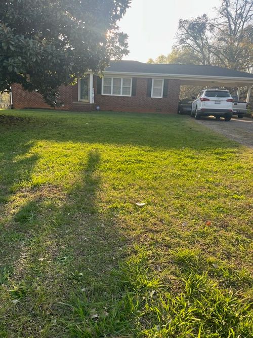 424 Dewberry Rd, Cowpens, SC, 29330-9548 | Card Image