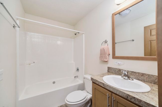 Full 2nd bath in hallway | Image 20