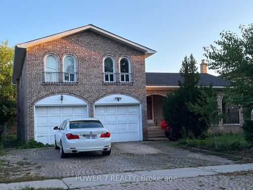 33 Ernest Ave, North York, ON, M2J3T4 | Card Image