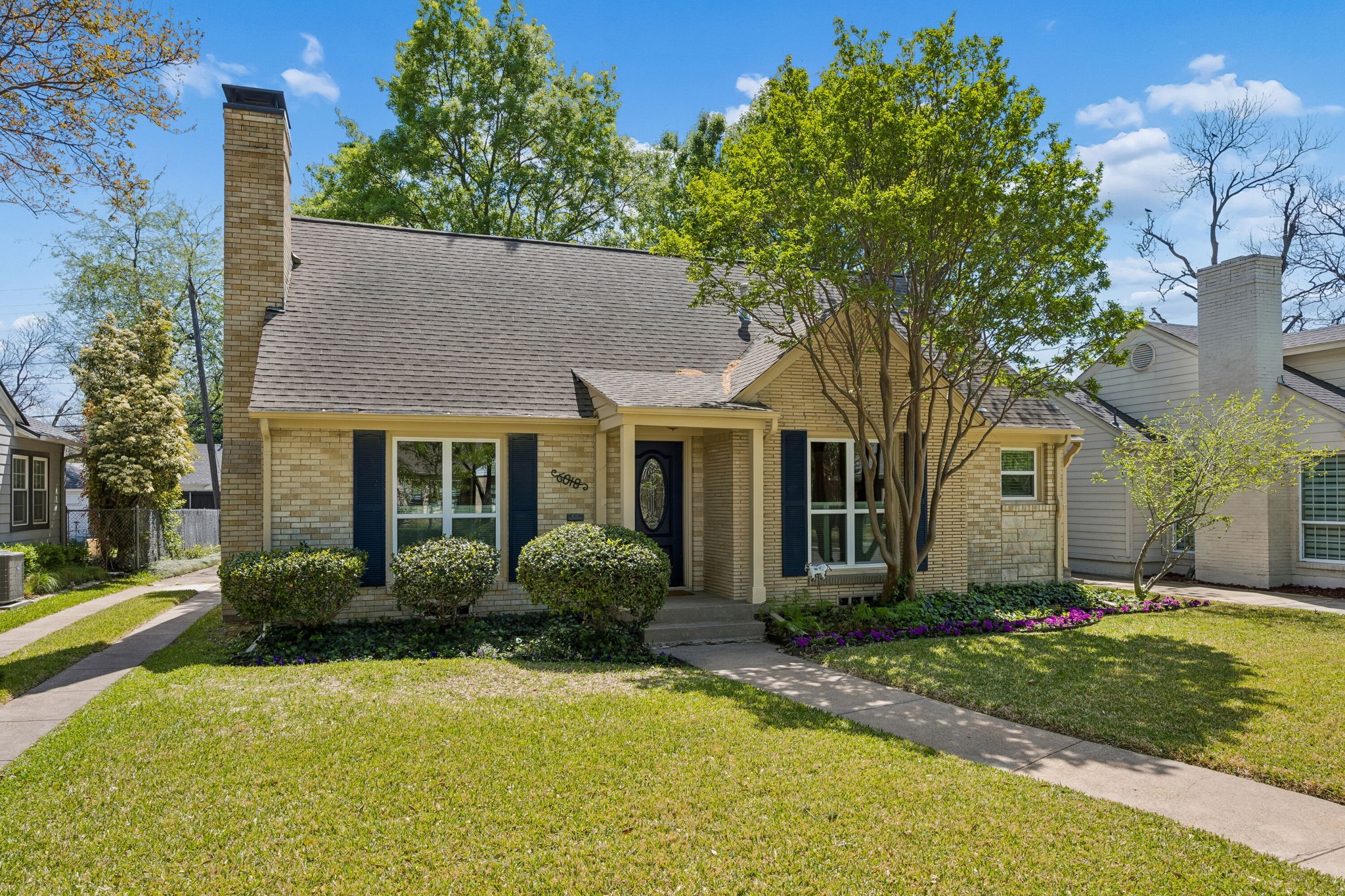6018 Winton St, For Sale in Dallas - eXp Realty