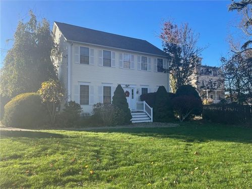 1 Cobblestone Ln, Westerly, RI, 02891-2804 | Card Image