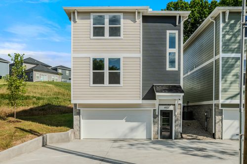 4931 Leesa Ann Ln, Hermitage, TN, 37076-1720 | Card Image