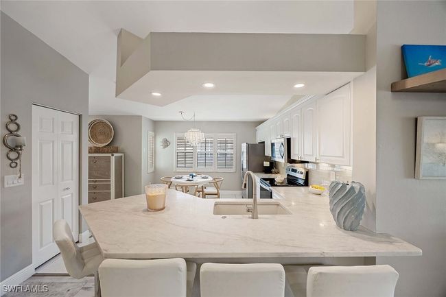 APT-201 - 2450 Old Groves Rd, Condo with 2 bedrooms, 2 bathrooms and null parking in Naples FL | Image 12