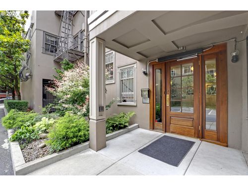 302-2141 Nw Davis St, Portland, OR, 97210 | Card Image
