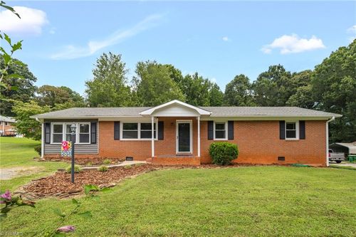 4705 Cale Ct, Walkertown, NC, 27051-9516 | Card Image