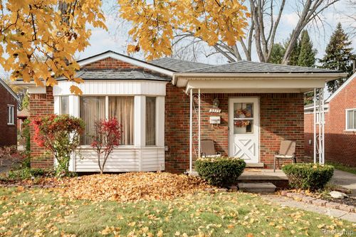 9375 Riverview, Redford, MI, 48239-1249 | Card Image