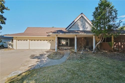 9125 Gainford St, Downey, CA, 90240-3435 | Card Image