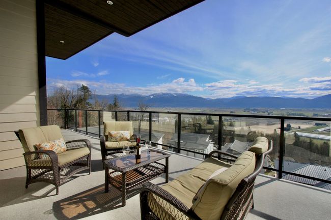 36478 Florence Drive, House other with 5 bedrooms, 4 bathrooms and 6 parking in Abbotsford BC | Image 3